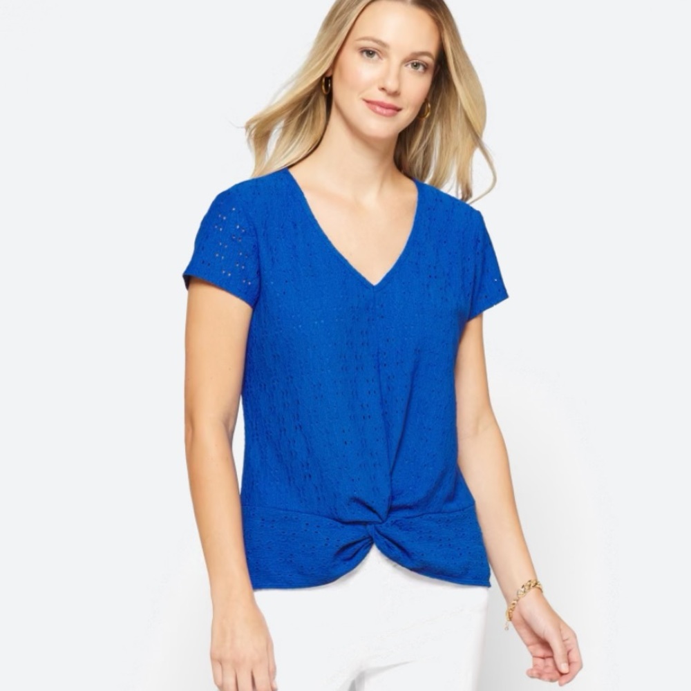 FORTUNE + IVY
Trini Front Knot Knit Top